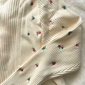 Beautiful embroidered cardigan from torrid size 4